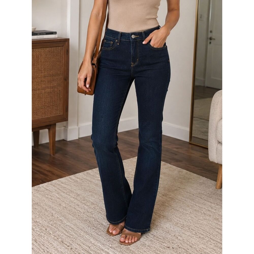 Old Navy Curvy Profile Mid Rise Bootcut Dark Wash Jeans Women's Size 2 Short - Picture 2 of 7